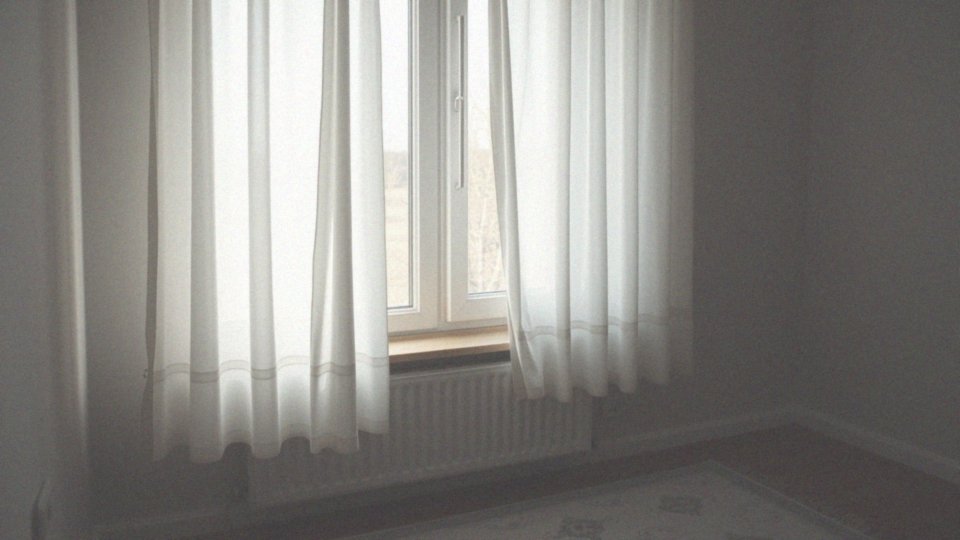 Co oznacza sen o dziecku wypadającym przez okno?
